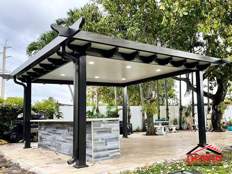 Contemporary black aluminum enclosure in Ocala, stylish protection for your home